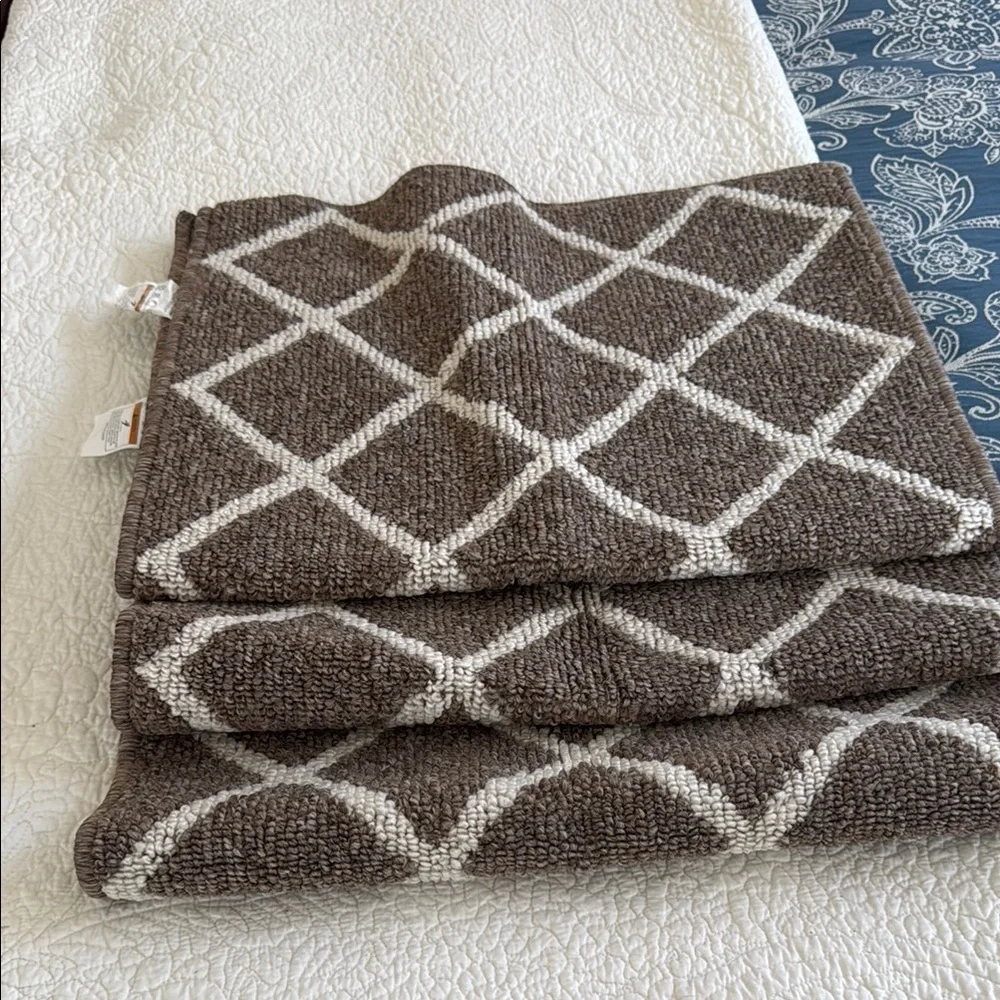 3 taupe Rugs